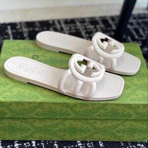 Gucci Women Sandals Slides Rubber .size9